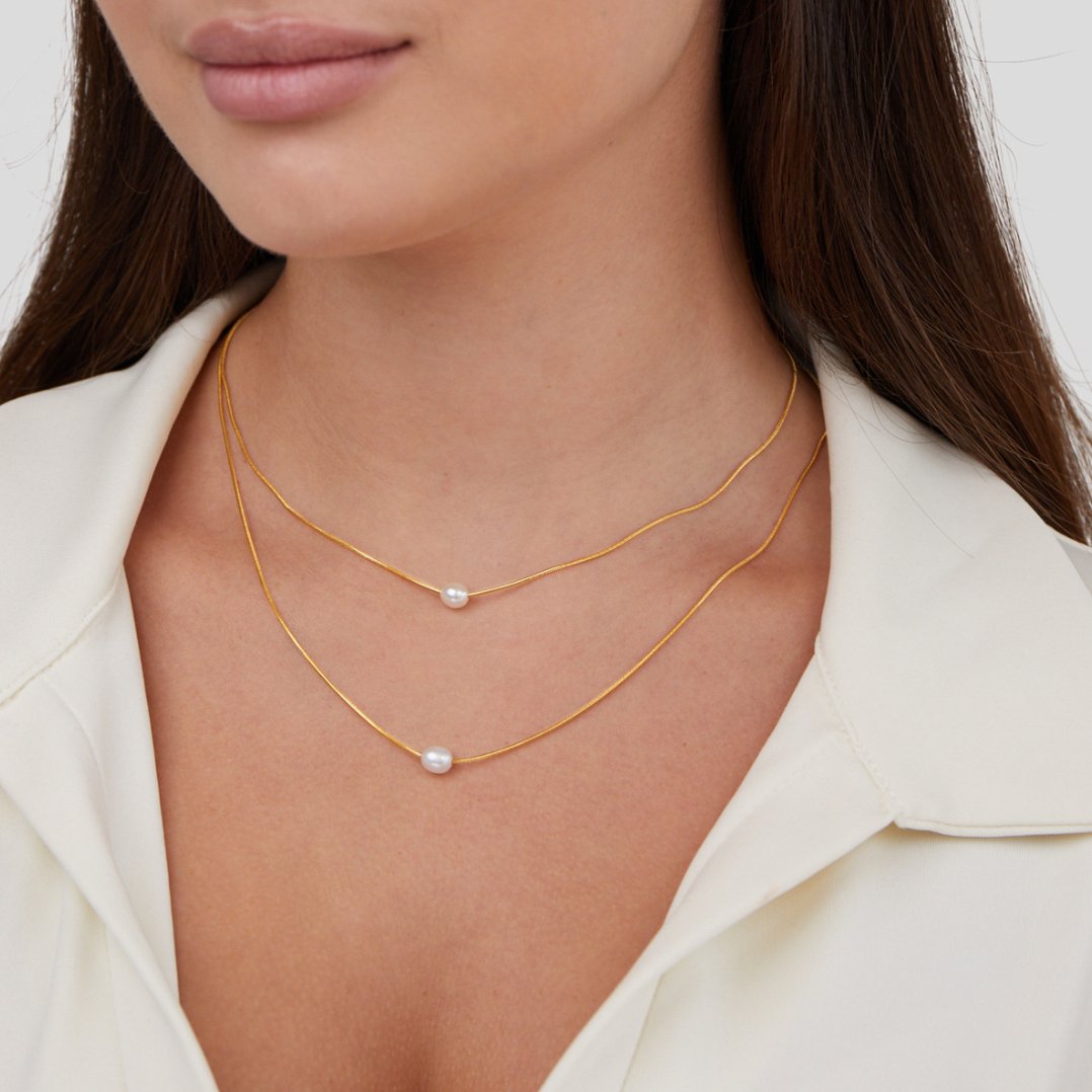 Sabine – Two-Tone Gold Necklace with Dark Gemstone