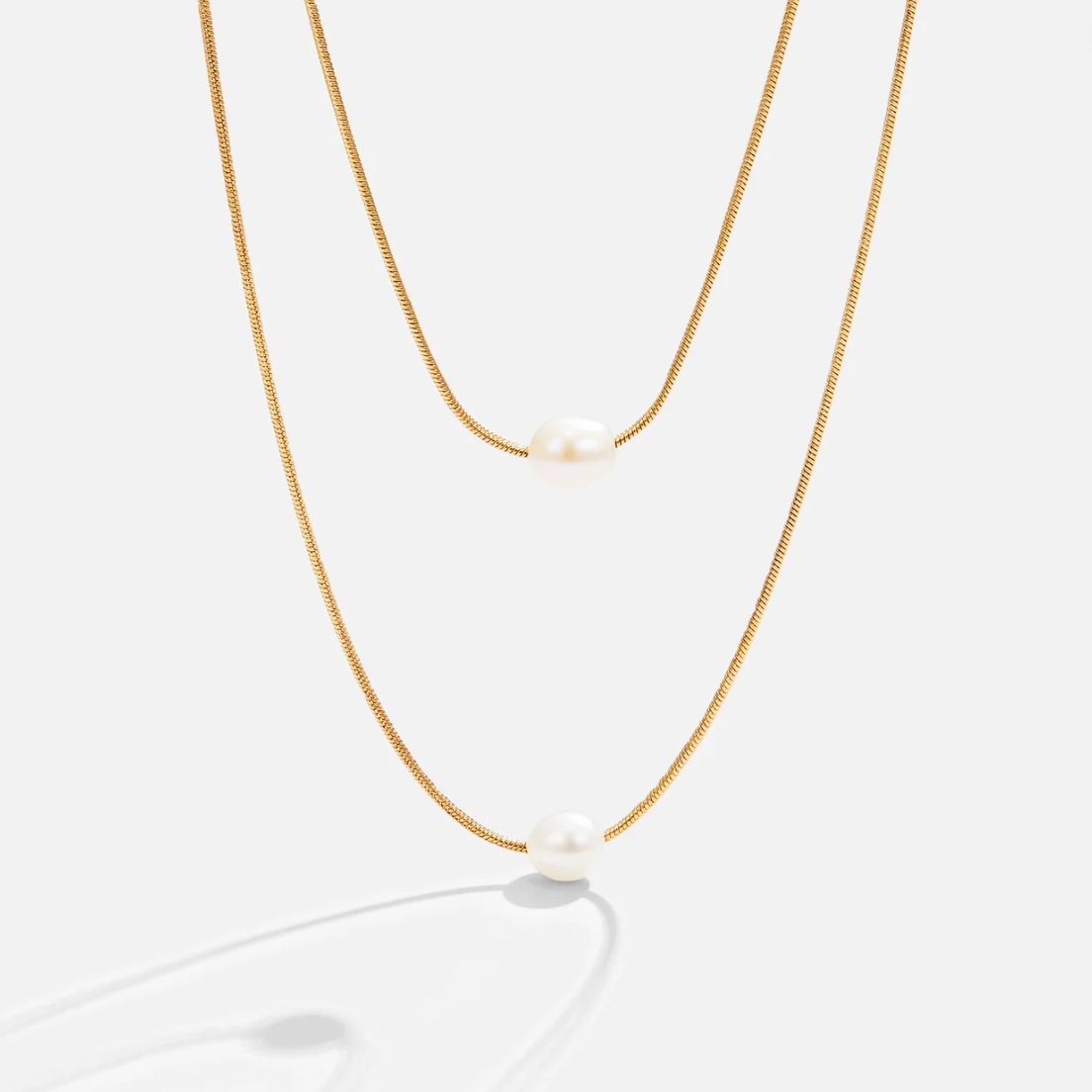 Sabine – Two-Tone Gold Necklace with Dark Gemstone