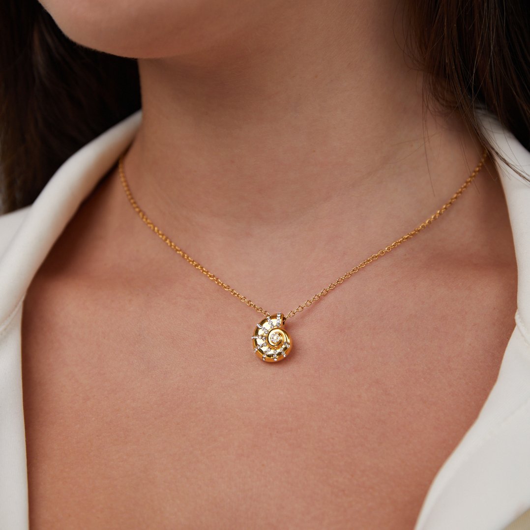 Rosalie – Heart-Shaped Gold Necklace