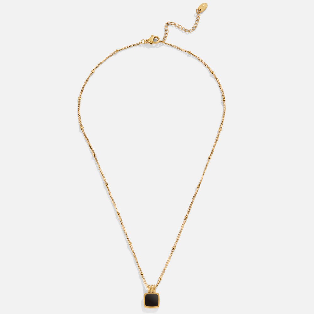 Dorota – Elegant Gold Necklace Featuring a Green Gem