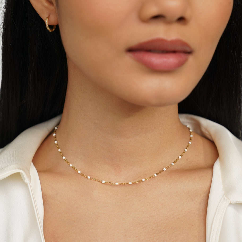 Sabina – Elegant Gold Choker Adorned with Mini Pearls