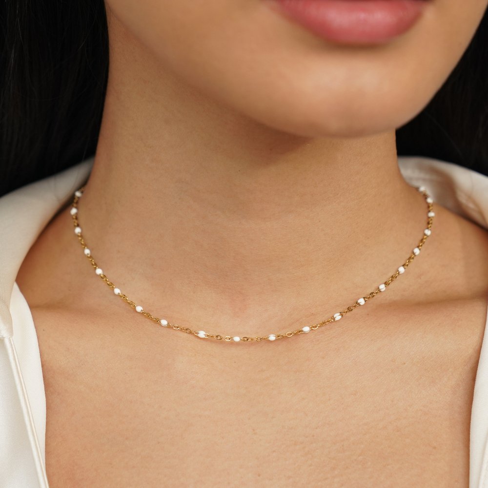 Sabina – Elegant Gold Choker Adorned with Mini Pearls
