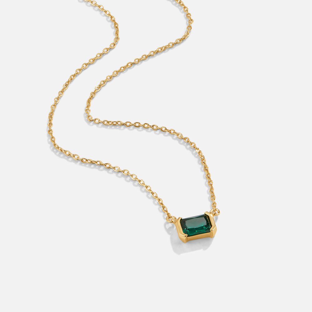 Liliana – Rectangular Pendant Gold Necklace