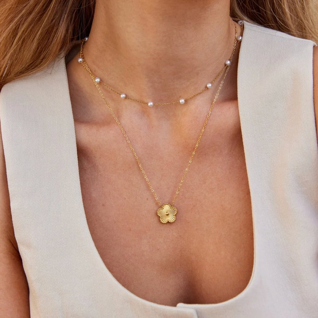 Klara – Double Gold Necklace Featuring Pearl Accents