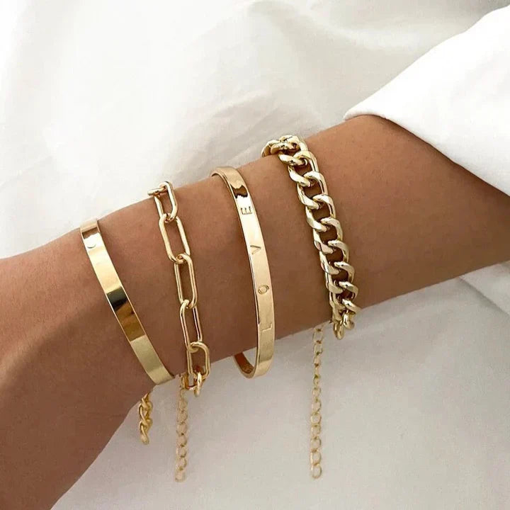 Chic Noemi Gold Bracelet Set