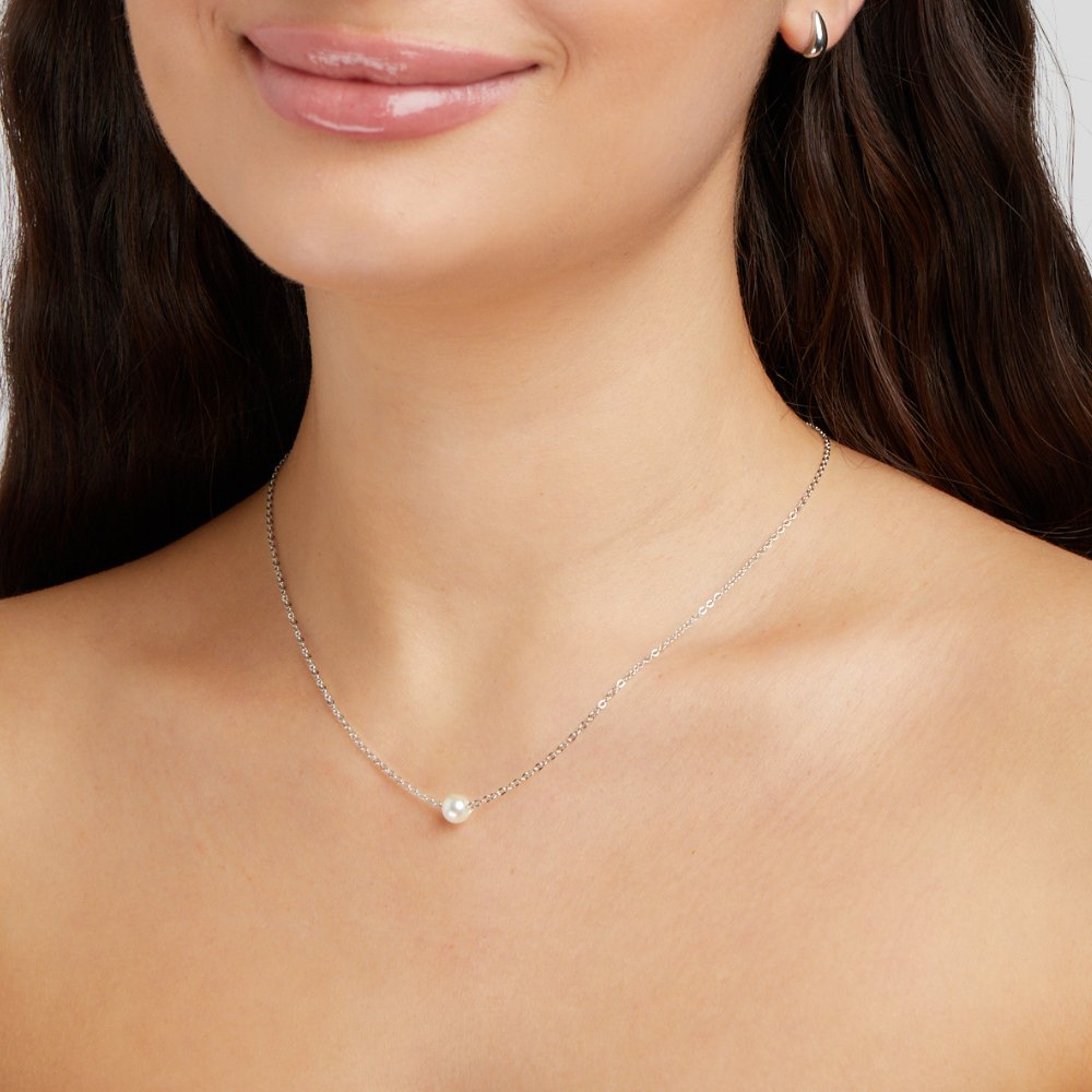 Clara – Gold Pendant Necklace with Round Charm