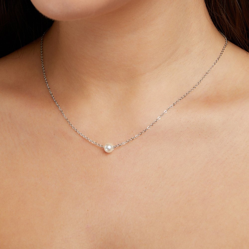 Clara – Gold Pendant Necklace with Round Charm