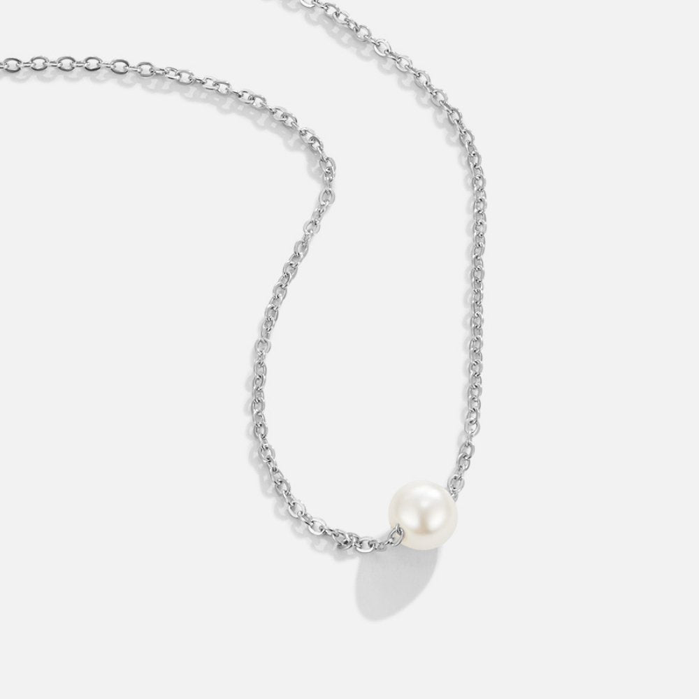 Clara – Gold Pendant Necklace with Round Charm