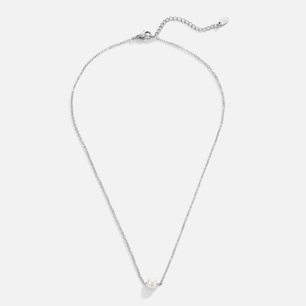 Clara – Gold Pendant Necklace with Round Charm