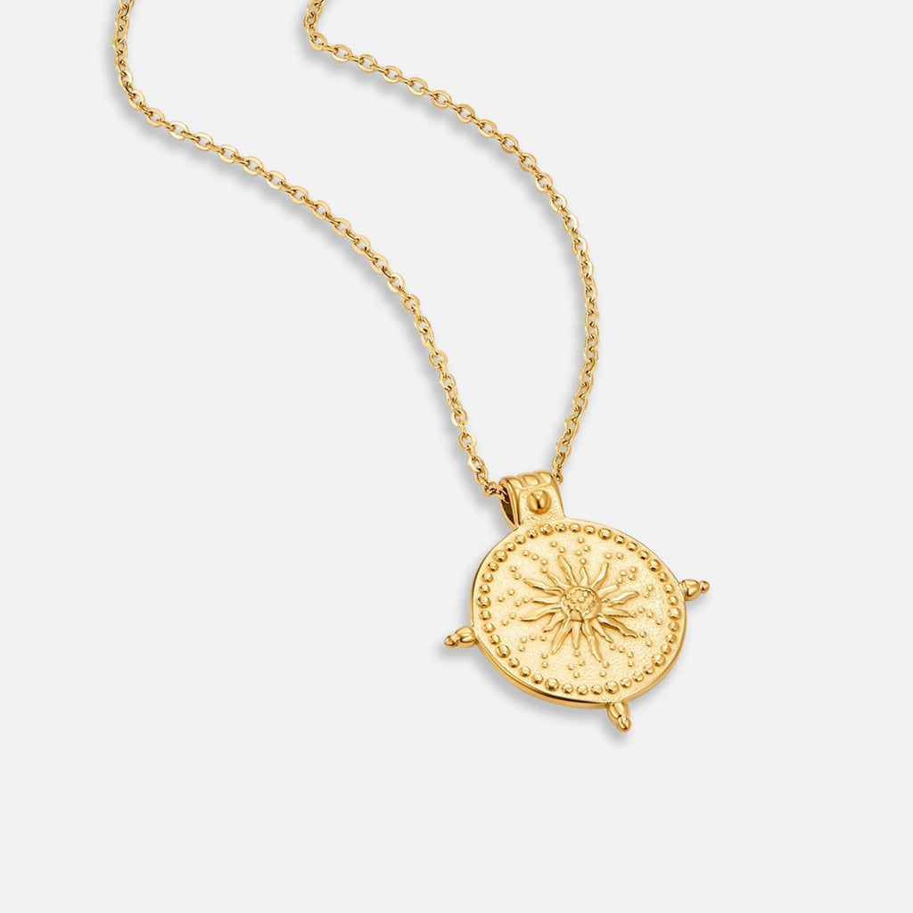 Luisa – Elegant Gold Necklace Featuring Dual Hearts