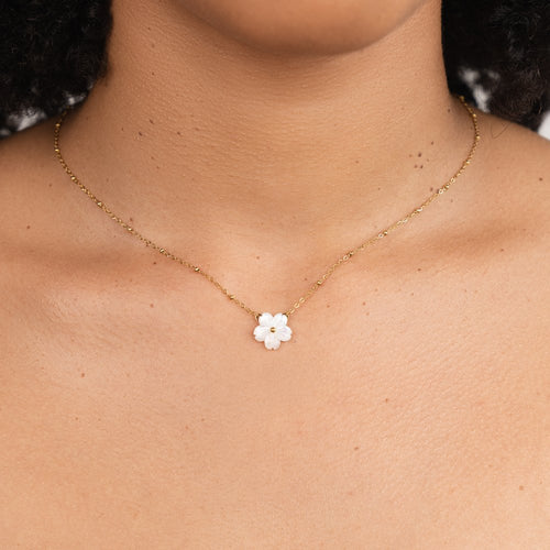 Annemarie – Floral Medallion Gold Necklace