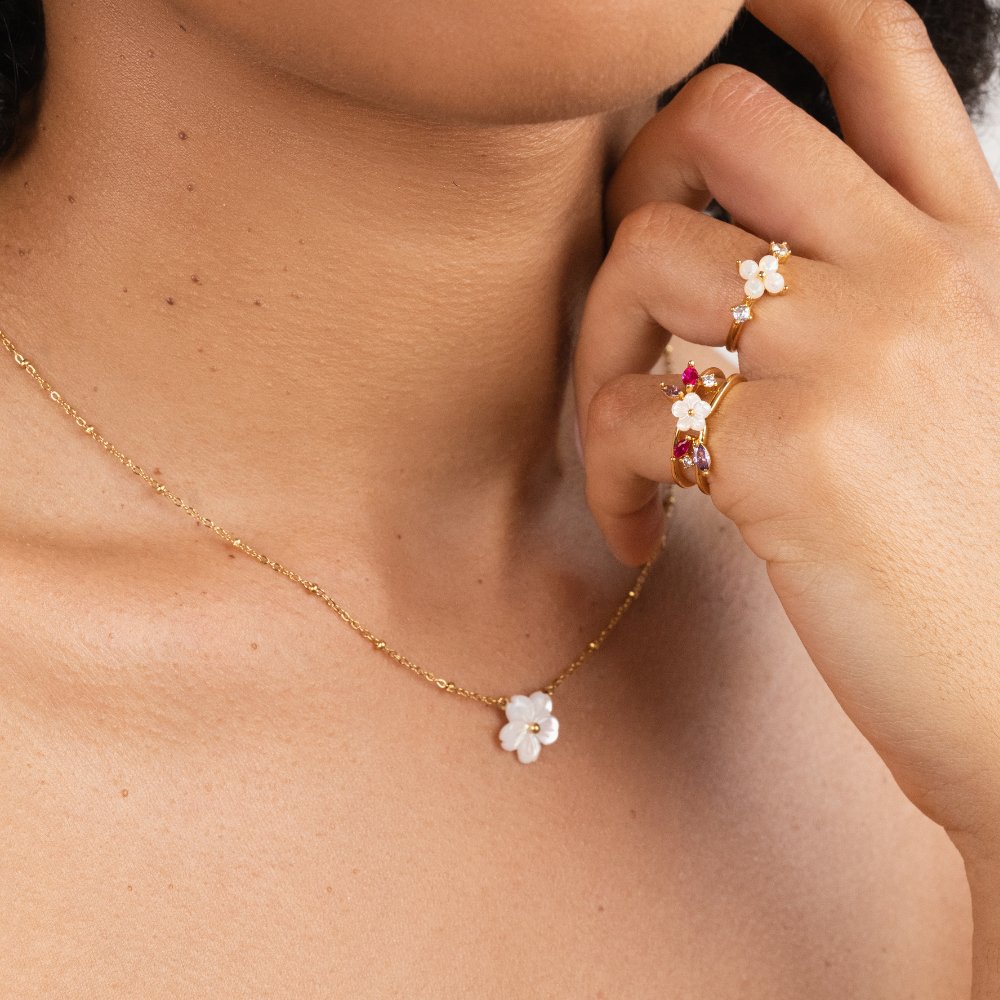 Annemarie – Floral Medallion Gold Necklace