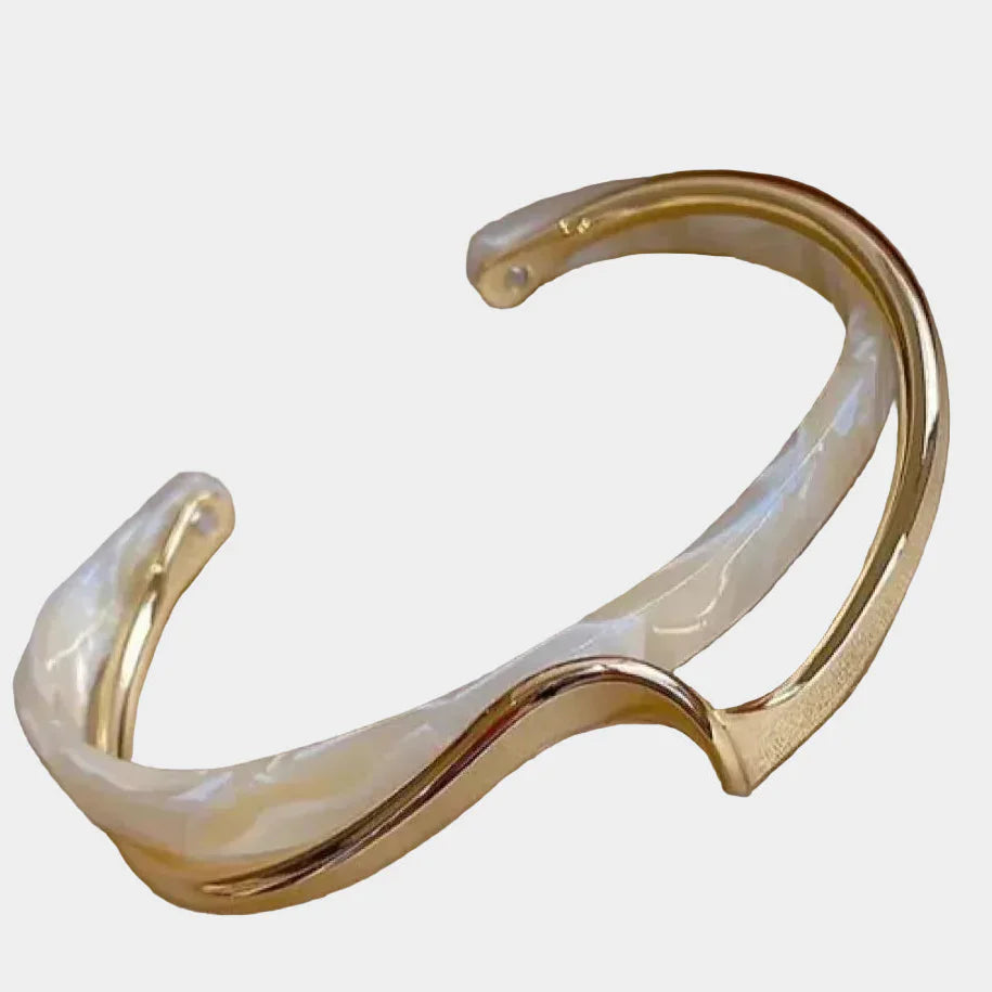 Chic Gold Bracelet Adorned with White Opal