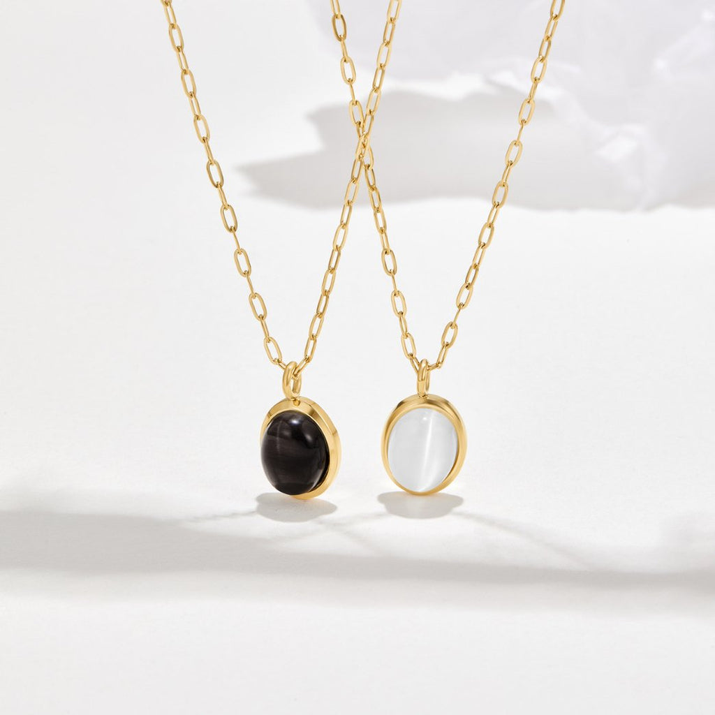 Marina – Elegant Gold Necklace Featuring a Blue Gemstone
